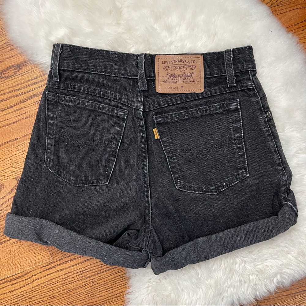 VINTAGE Levi shorts